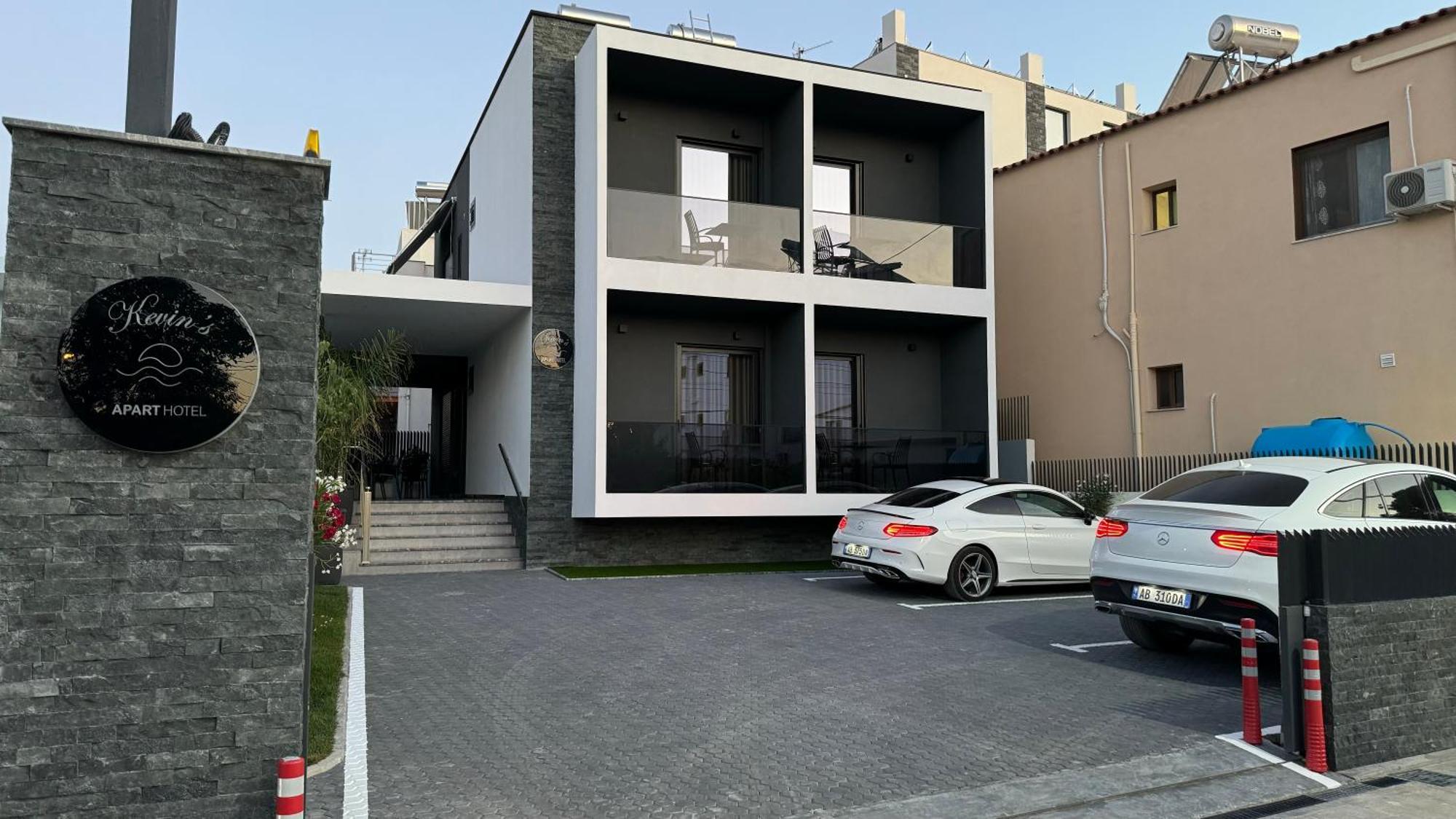 Kevin'S Aparthotel Vlorë 외부 사진
