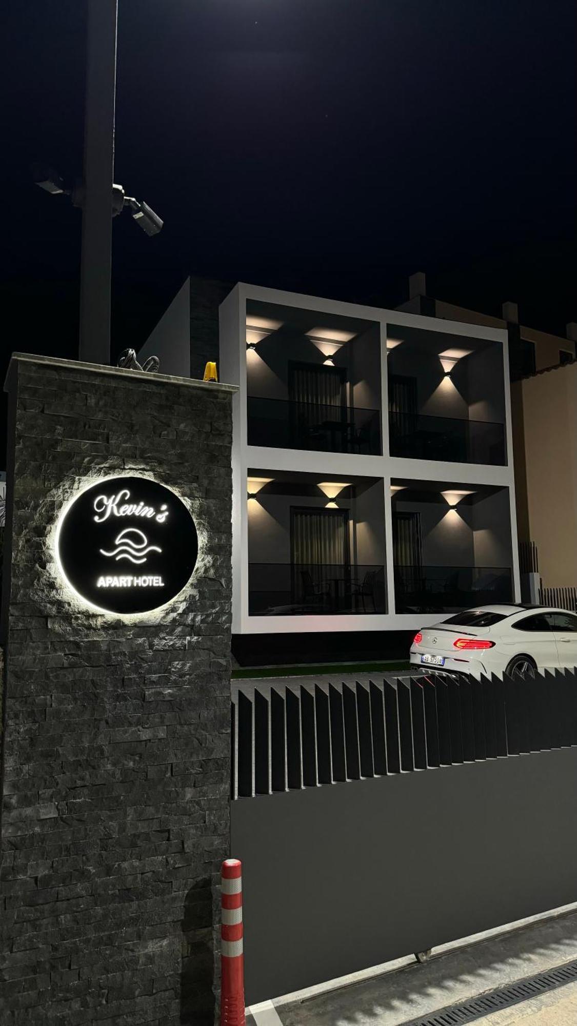 Kevin'S Aparthotel Vlorë 외부 사진