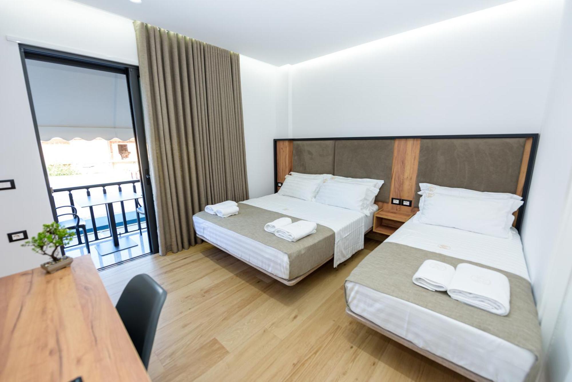 Kevin'S Aparthotel Vlorë 외부 사진