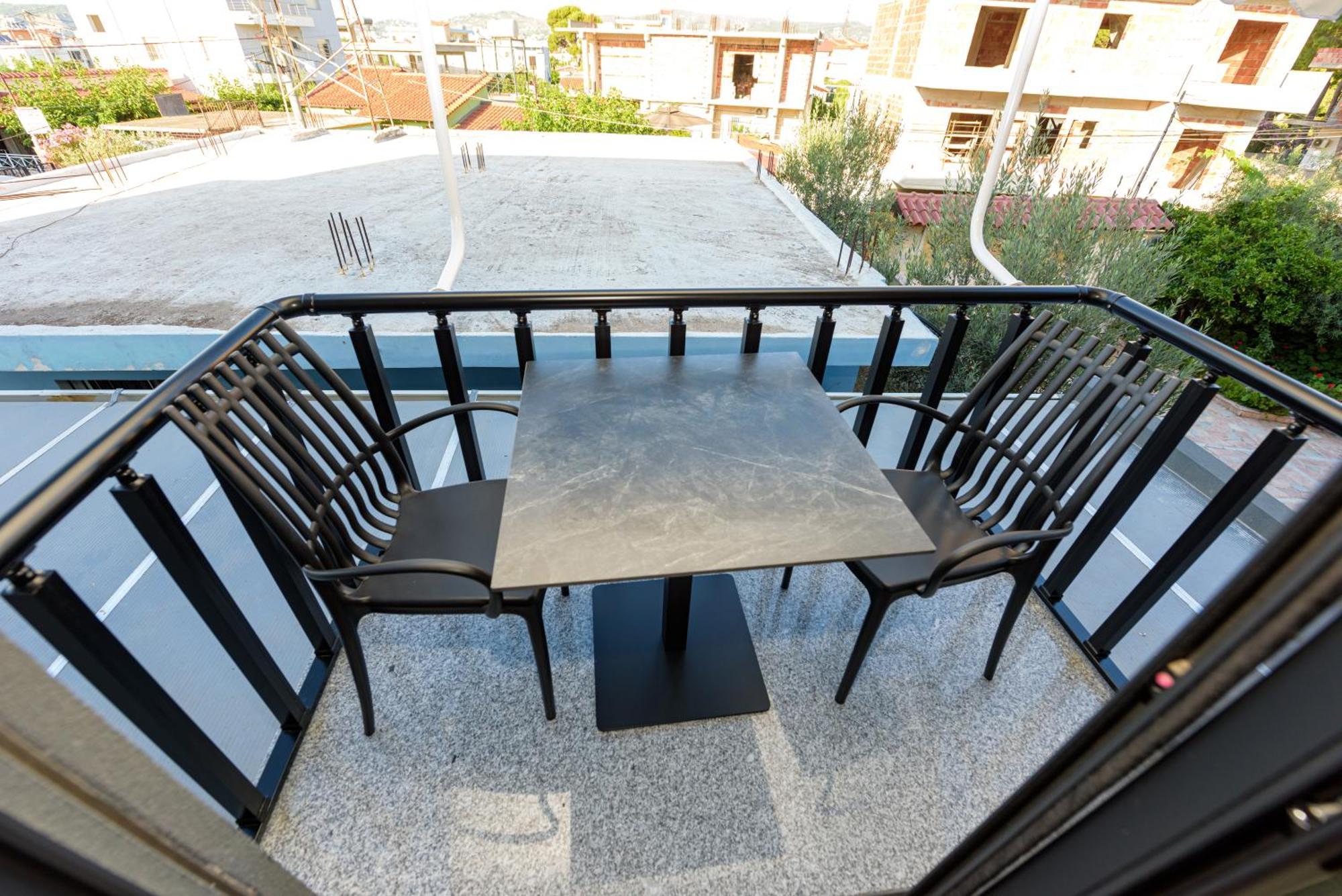 Kevin'S Aparthotel Vlorë 외부 사진