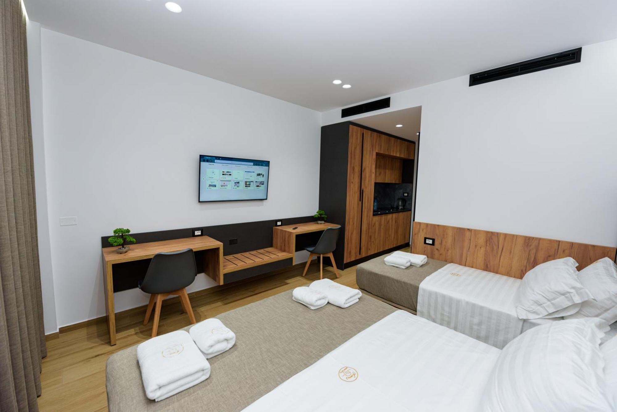 Kevin'S Aparthotel Vlorë 외부 사진