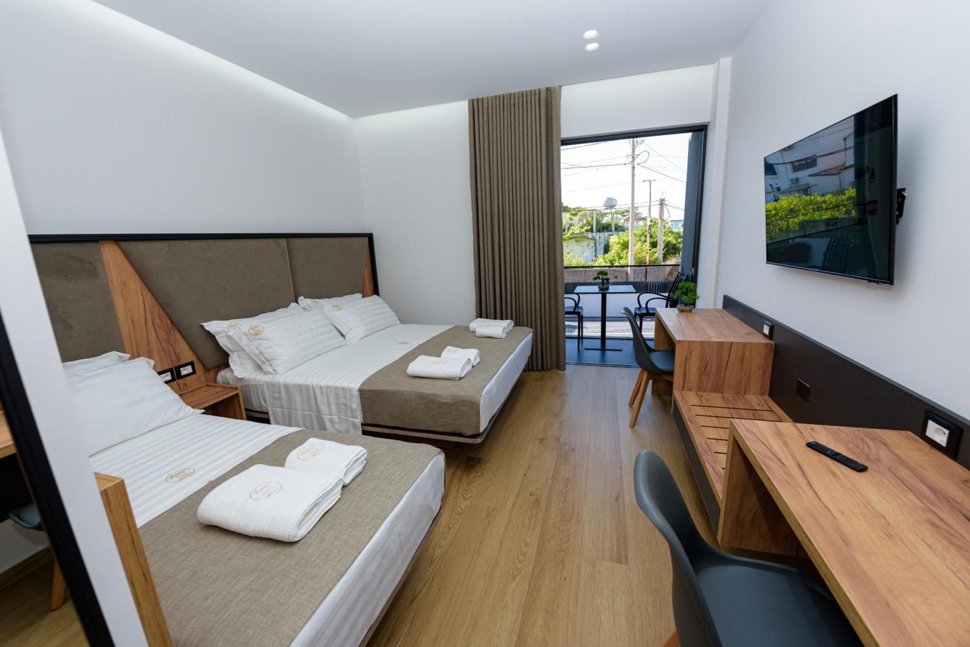 Kevin'S Aparthotel Vlorë 외부 사진