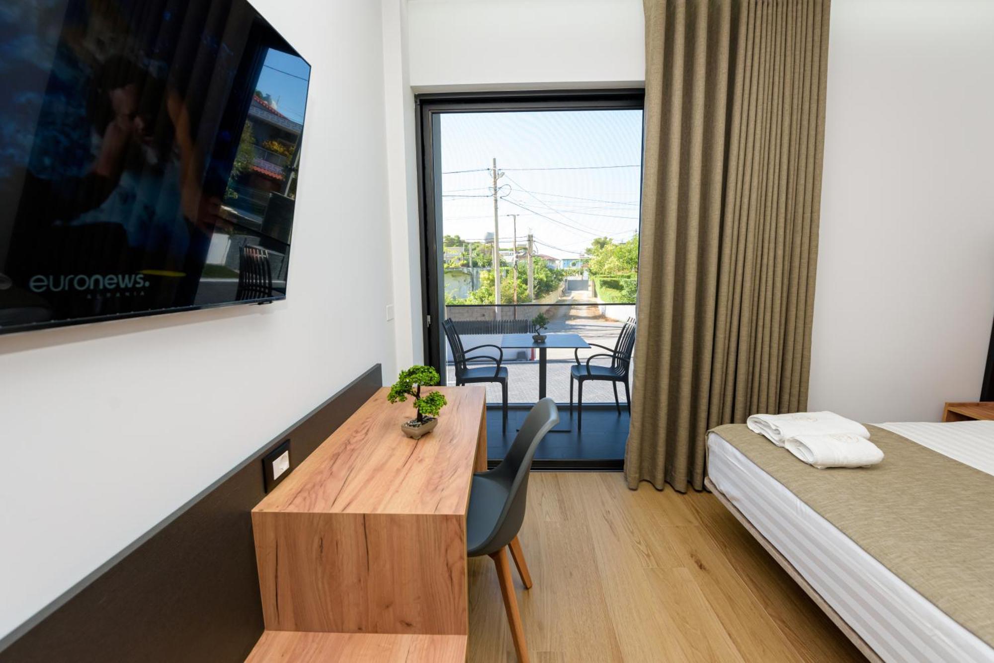 Kevin'S Aparthotel Vlorë 외부 사진