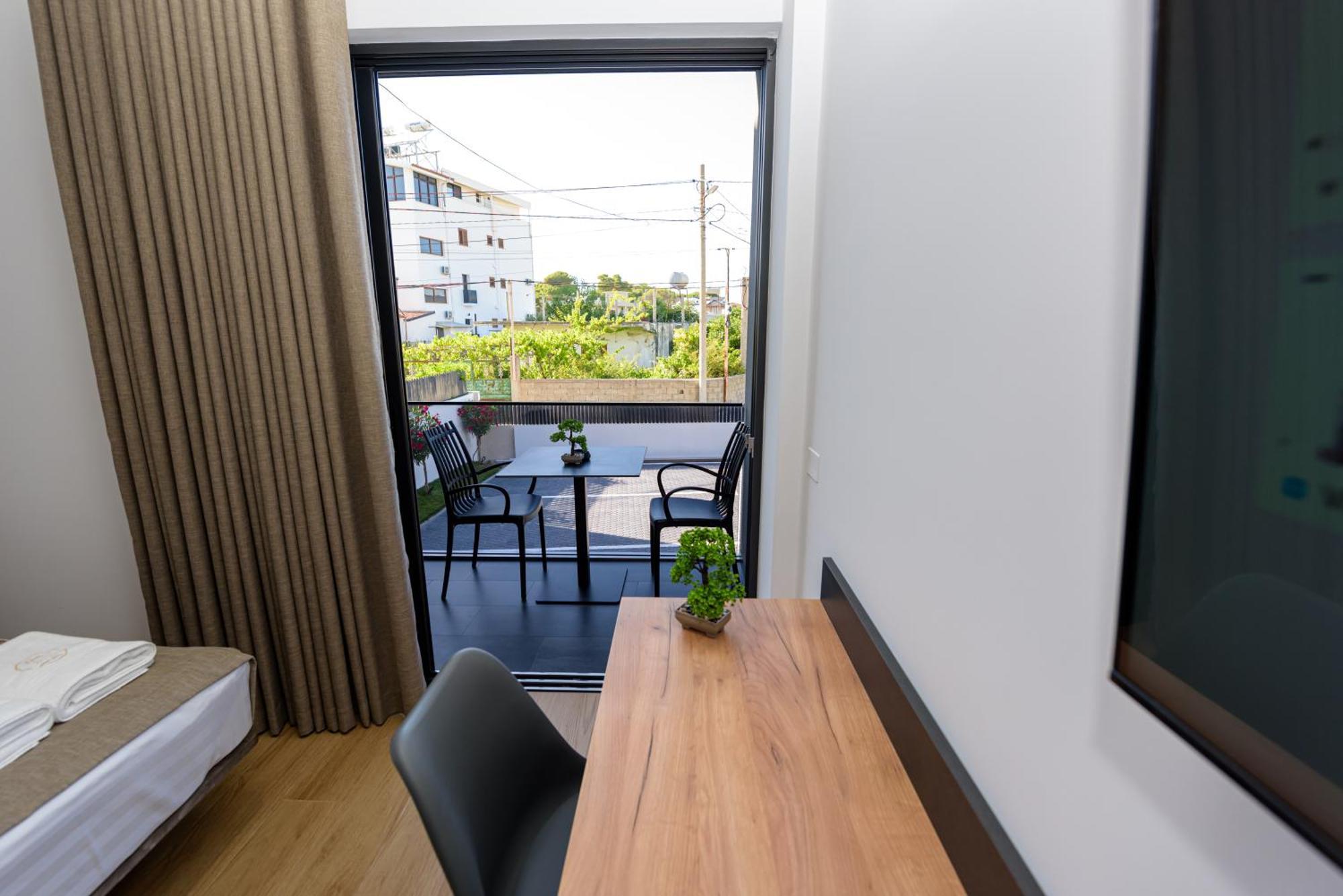 Kevin'S Aparthotel Vlorë 외부 사진