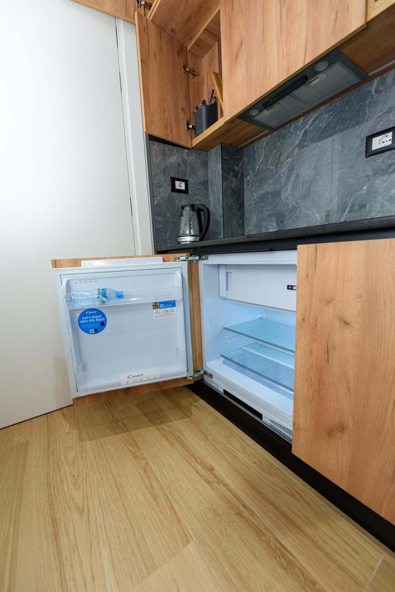 Kevin'S Aparthotel Vlorë 외부 사진