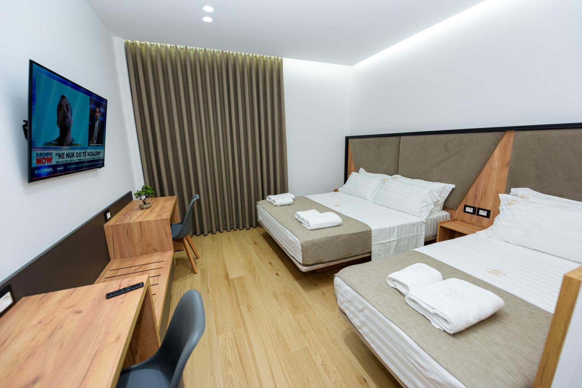 Kevin'S Aparthotel Vlorë 외부 사진