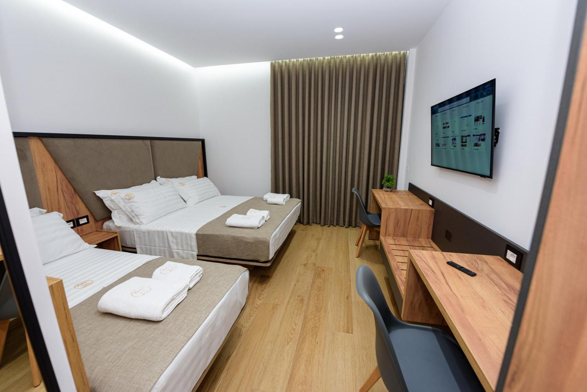 Kevin'S Aparthotel Vlorë 외부 사진